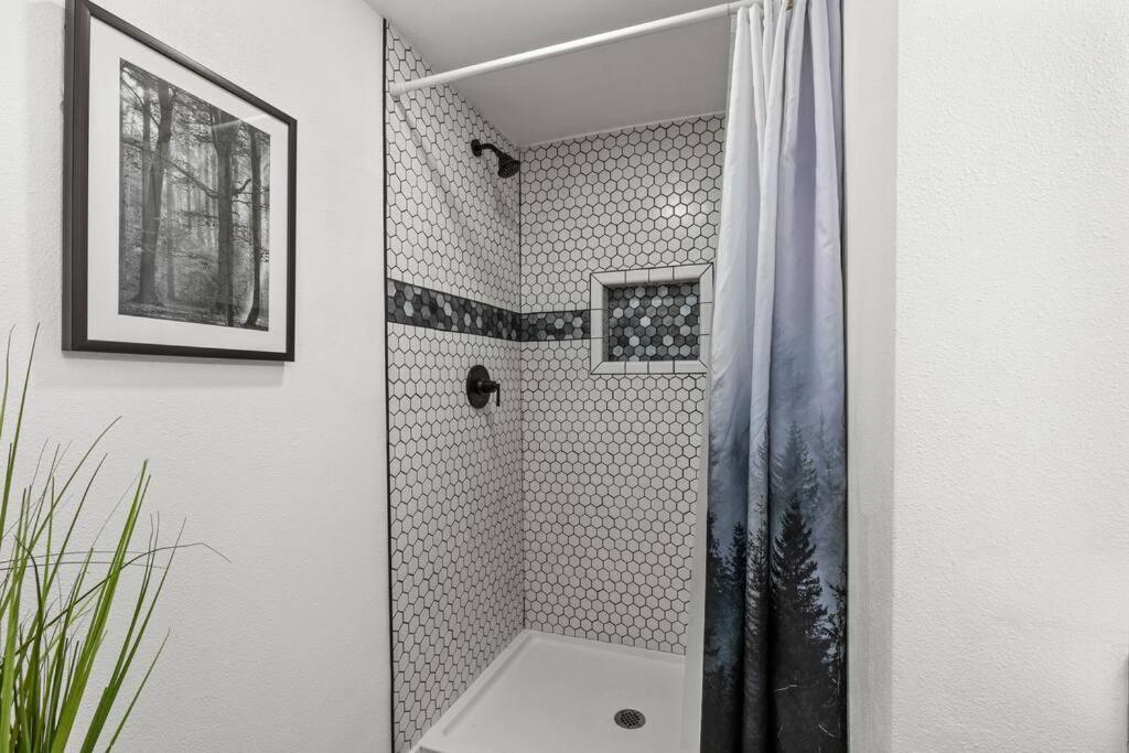 オーバーンPacific Nw Gem W/Hot-Tub 15 Minutes Airport.アパートメント エクステリア 写真