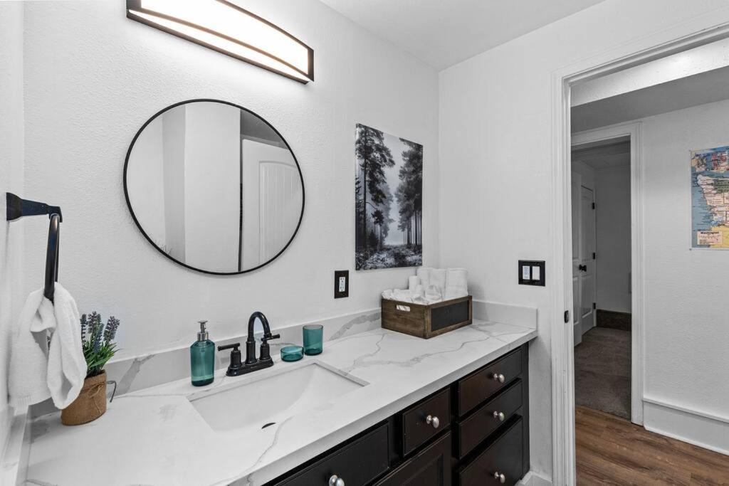オーバーンPacific Nw Gem W/Hot-Tub 15 Minutes Airport.アパートメント エクステリア 写真